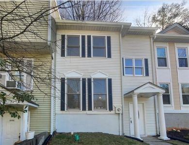 688 Stratford Grn
