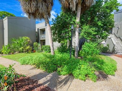 110 Woodland Pl #110