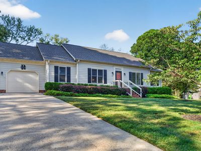 103 Pinewood Dr