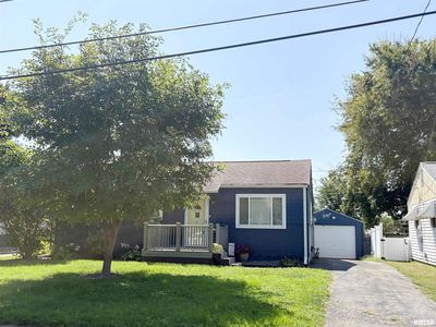 712 E Division Ave