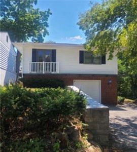 1333 E 84th Ter