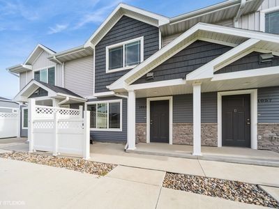 1053 NE 58th Ln