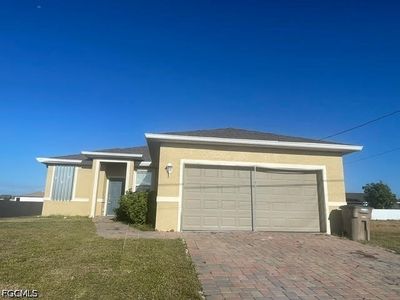 Property at 211 NW 28th St, Cape Coral, FL