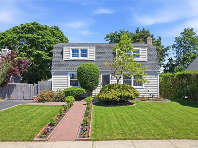 Property at 25 Parkdale Drive, North Babylon, NY