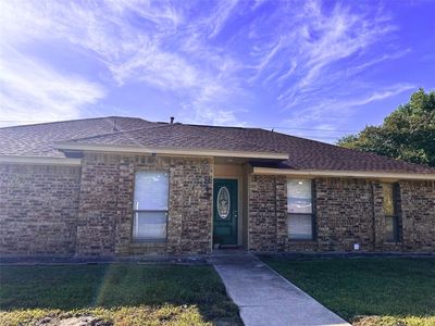 813 Leslie Ln