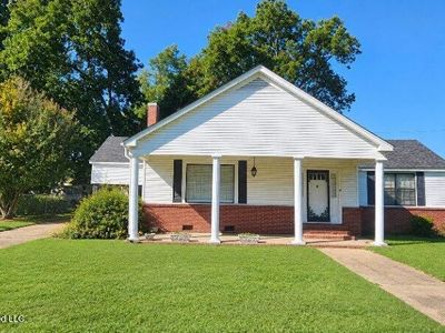 104 E South Ave