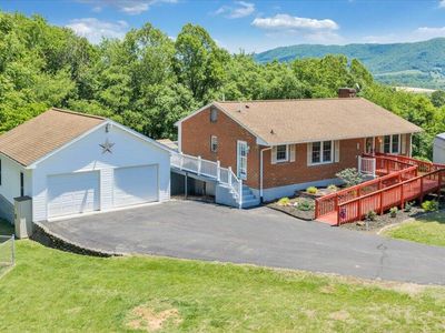 90 Berkshire Cir