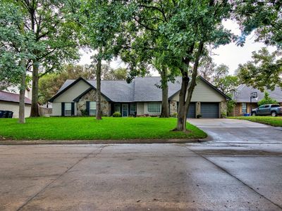 Property at 4017 Country Club Dr, Enid, OK