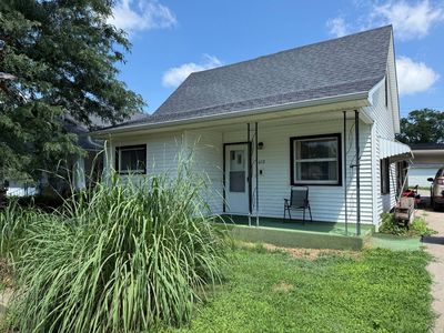 613 E Main St