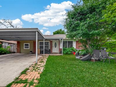 2111 Hickory Ln