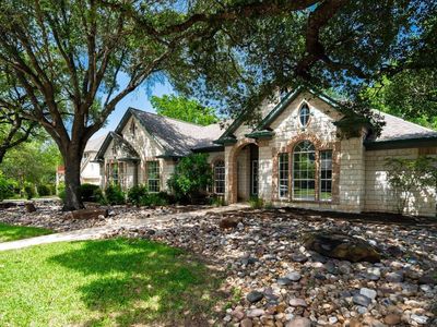 2513 Niemann Dr
