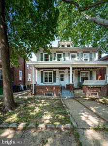 1228 Linden St