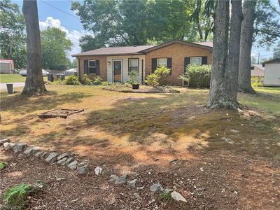 2 Pyracantha Ct