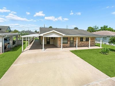 1552 Redwood Dr