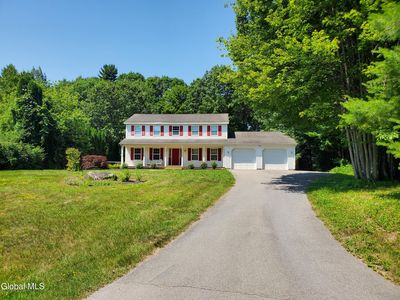 26 Gates Ave N
