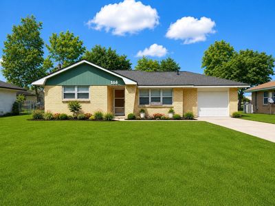 Property at 116 Oleander St, Lake Jackson, TX