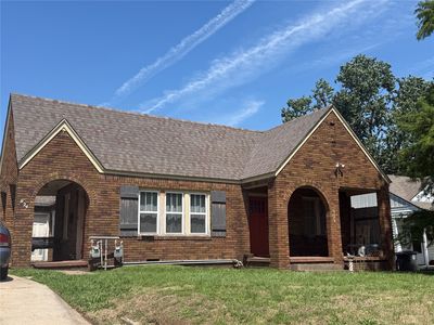 922 S Louisville Ave