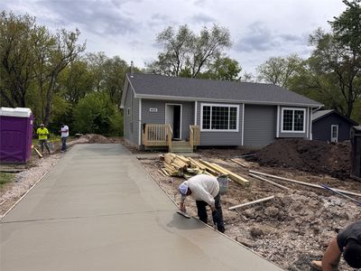 405 NE 43rd Ave