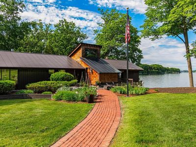 3544 Harbor Road