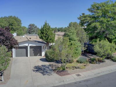 3805 Valerie Pl NE