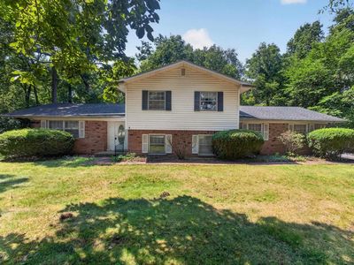 4760 Whippoorwill Dr