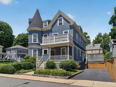 25 Weyanoke St