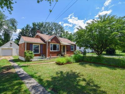 2527 Averett St NW