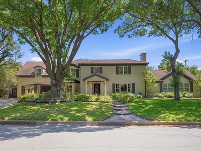 1301 Thomas Pl