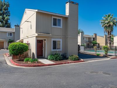 232 N Lemoore Ave APT 28