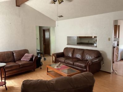 Property at 211 Oak Ct, Springtown, TX