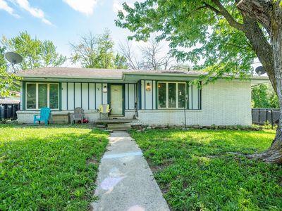 319 E Emma Ave