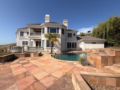 1621 Geist Ct