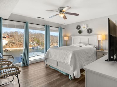 233 Indian Pointe #233