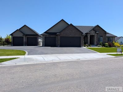 6121 S Glass Mountain Blvd