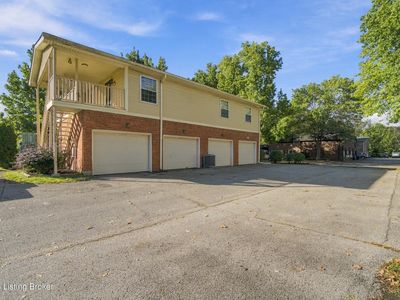 3008 Treeview Ct