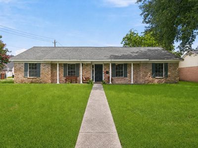 9546 Meadowvale Dr