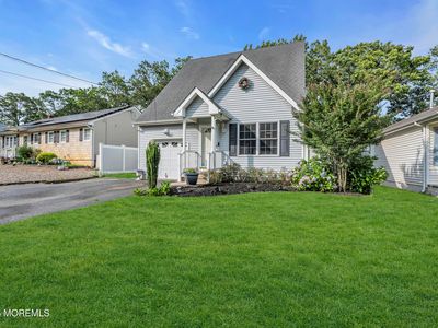 54 Baywood Boulevard