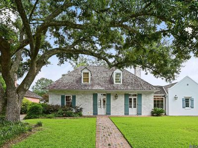 11 Oak Aly