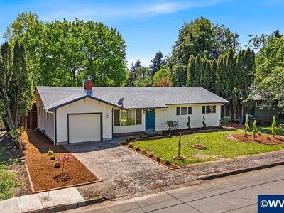 238 Gregory Ln SE