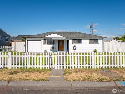 4325 Sun Drive NE