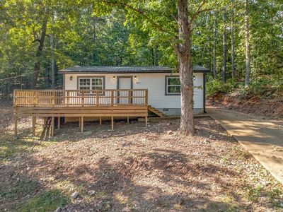 18 Chickasaw Dr
