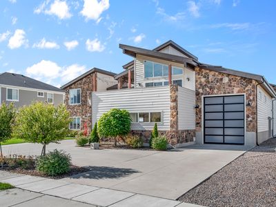 1284 White Horse Cir