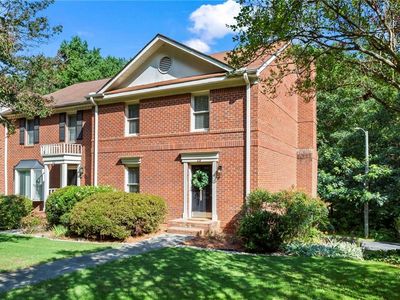 28 Huntington Place Dr