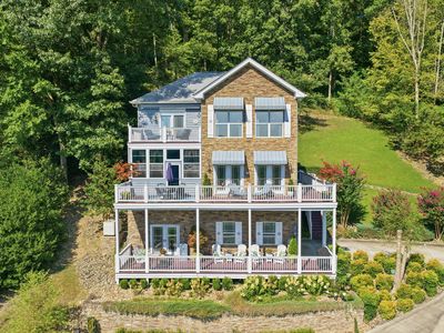 255 Nadia Ln