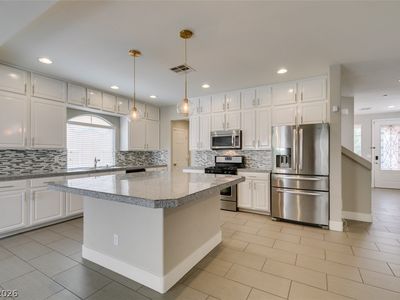 4586 W Camero Ave
