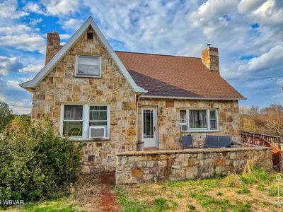 208 E Keller St