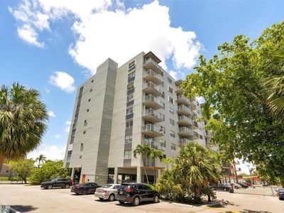 1465 NE 123rd St APT 416