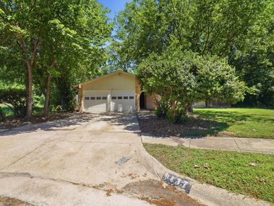 Property at 1137 Meadow Creek Ct, Lancaster, TX