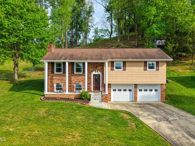 Property at 820 S Sherbrooke Cir, Mount Carmel, TN