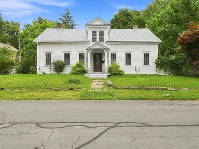 2 Border St